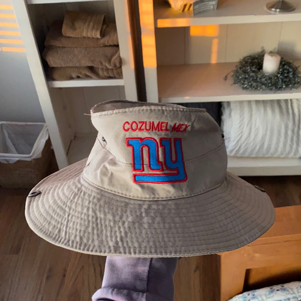 Bucket hat